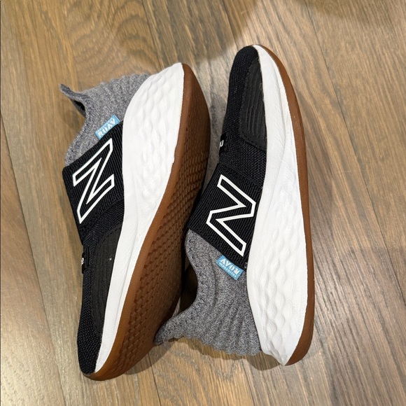 New Balance Kids' Black and Gray Sneakers - Picture 4 of 4